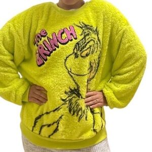 NWT The Grinch Super Cozy Sweatshirt Size Small